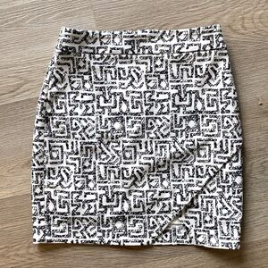 $9 CLEARANCE - Dynamite Skirt